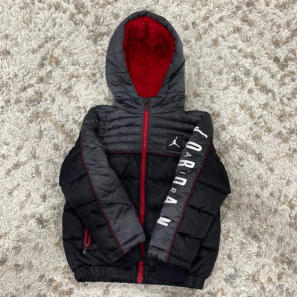 Boys Air Jordan jacket size 5/6